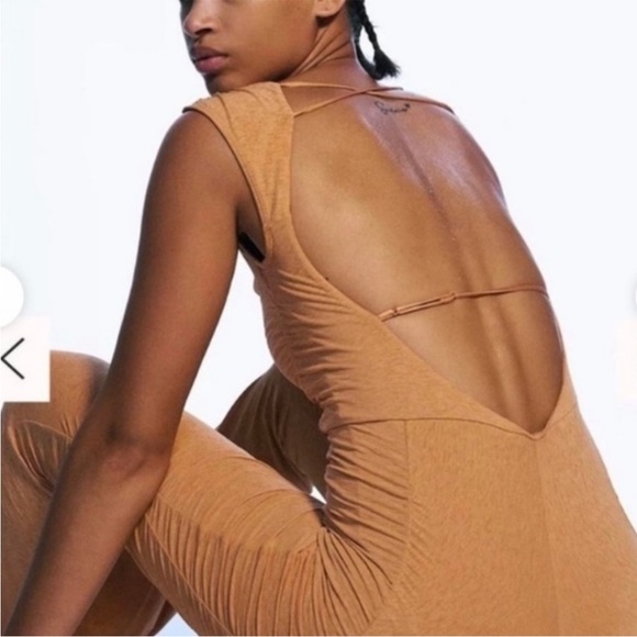 Free People Movement Peach Flare Leg Rouched Onesie Medium - Picture 3 of 8